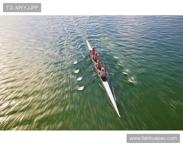 赛艇动作要领全面解析与技巧提升，助你成为赛艇高手